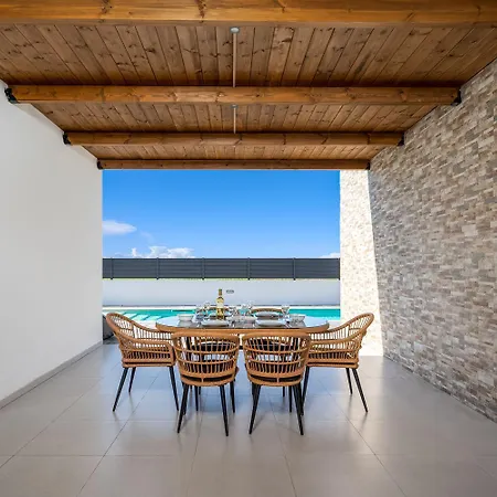 Salty Sun 6 * Kremastí